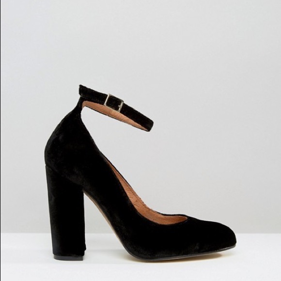 New Carvela black velvet pumps, sexy - Picture 3 of 5